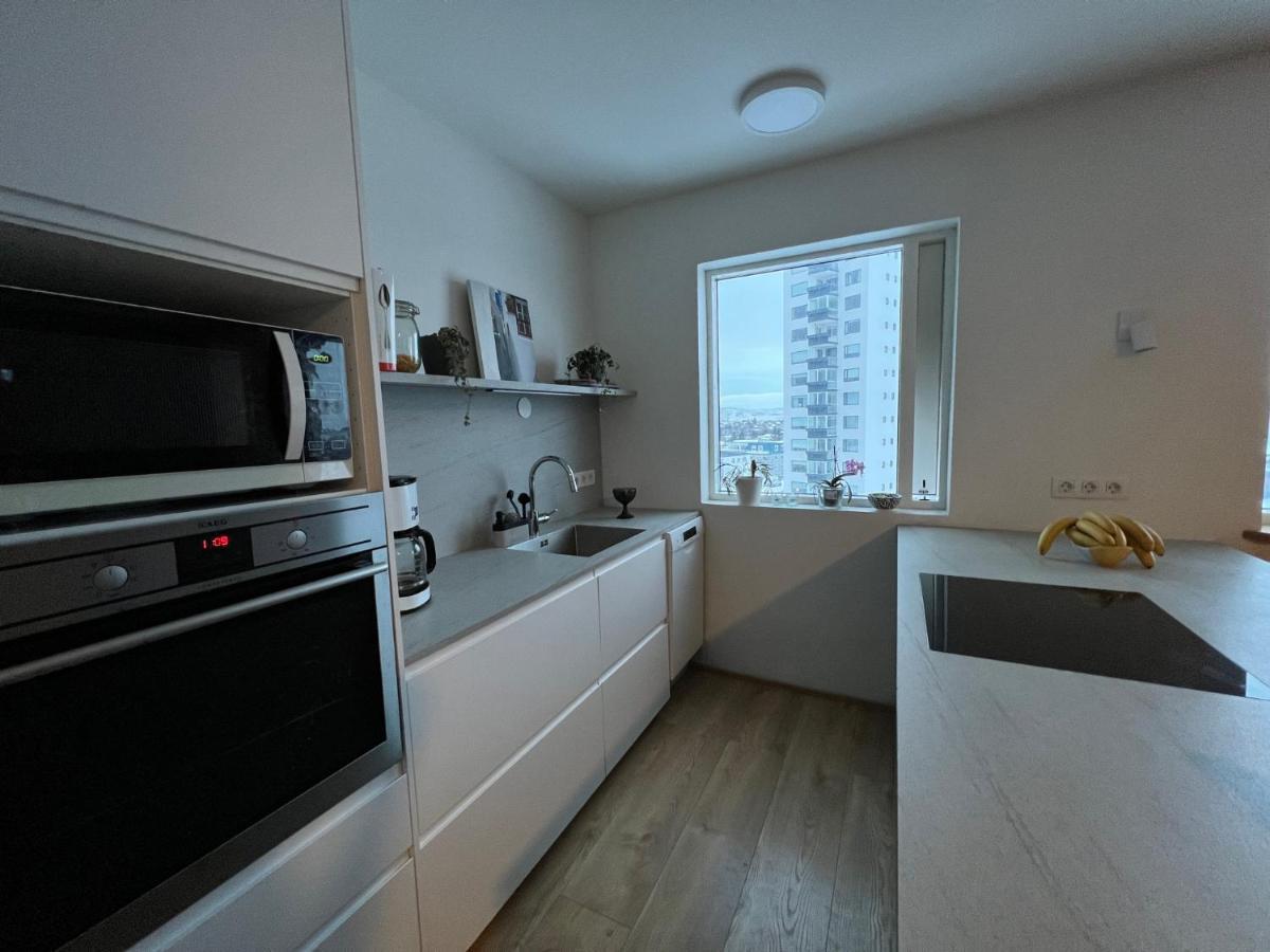 Jm Homestay - A Cozy Two Bedroom Apartment Reiquiavique Exterior foto